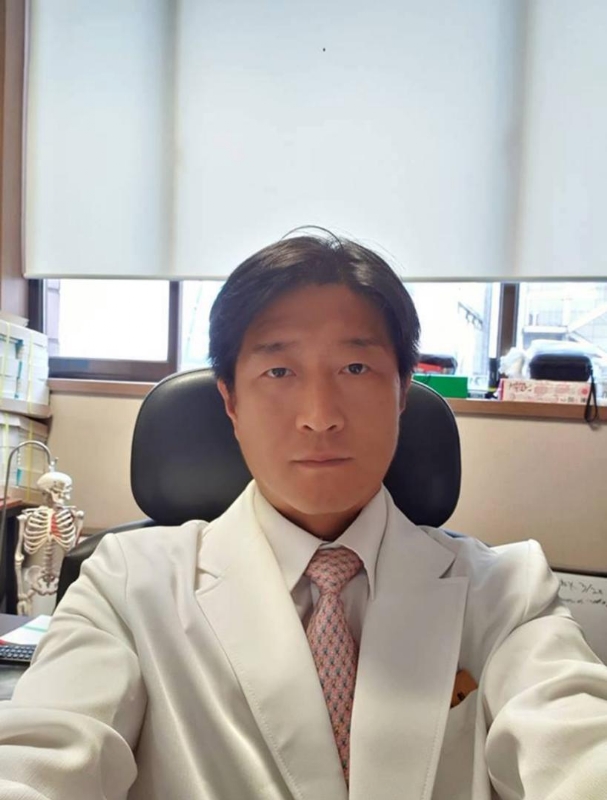 王伟的第一张照片--北海闪婚服务中心