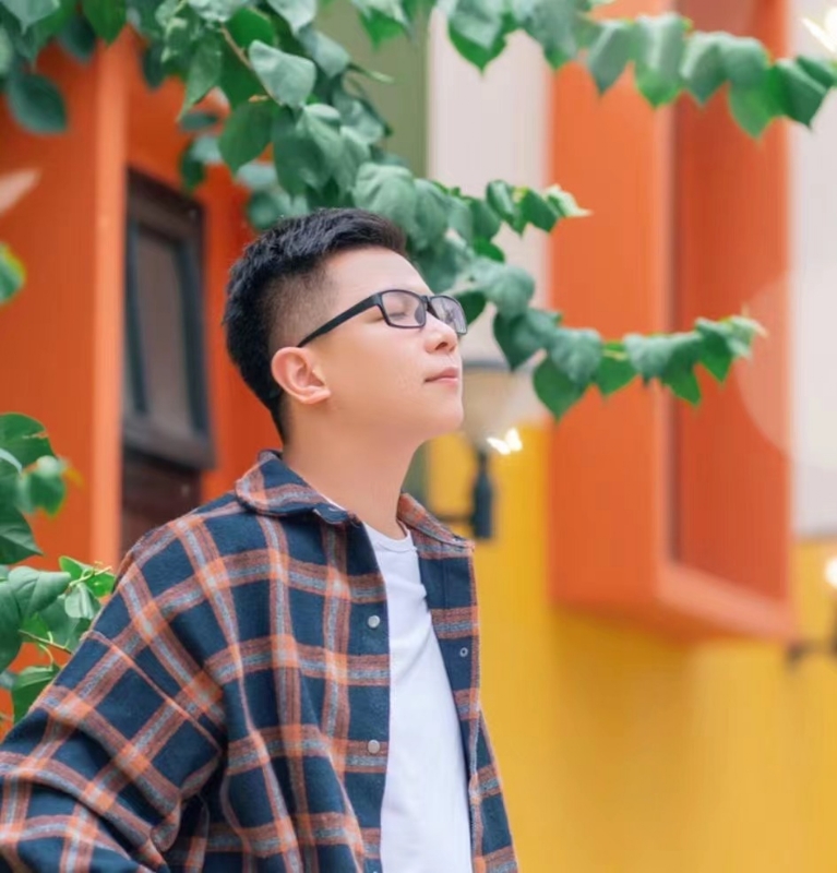 版本之子的第一张照片--北海闪婚服务中心